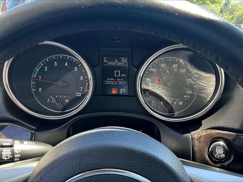 Used 2013 Jeep Grand Cherokee Laredo AWD/4WD image 13