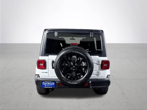 Used 2021 Jeep Wrangler Unlimited Sahara AWD/4WD image 7