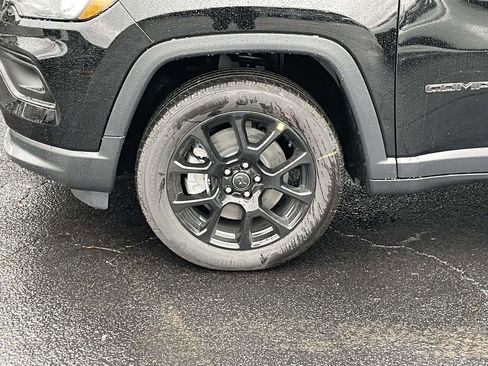 New 2026 Jeep Compass Latitude image 11