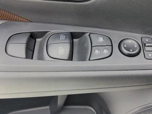 Certified 2023 Nissan Kicks SR image 19