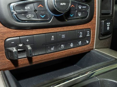 Used 2016 RAM 1500 Laramie w/ Convenience Group image 17