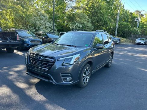 Used 2022 Subaru Forester Limited AWD/4WD image 9