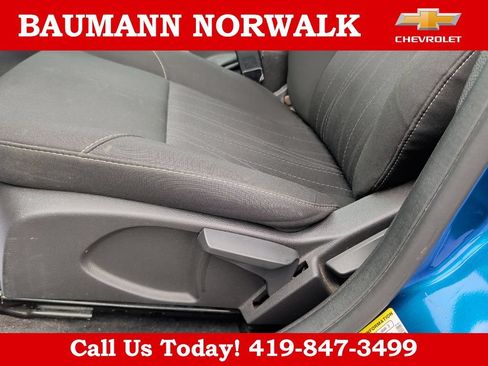 Used 2018 Ford Focus SE FWD image 19
