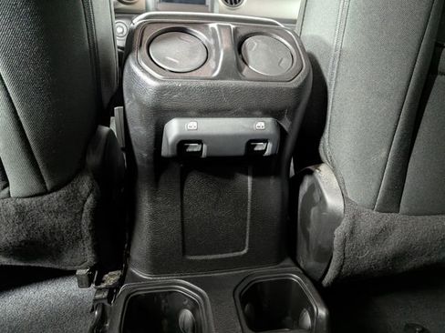 Used 2020 Jeep Wrangler Unlimited Sport S image 24