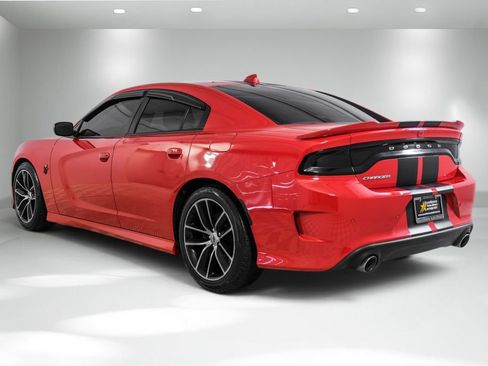 Used 2022 Dodge Charger R/T w/ Performance Handling Group RWD image 8