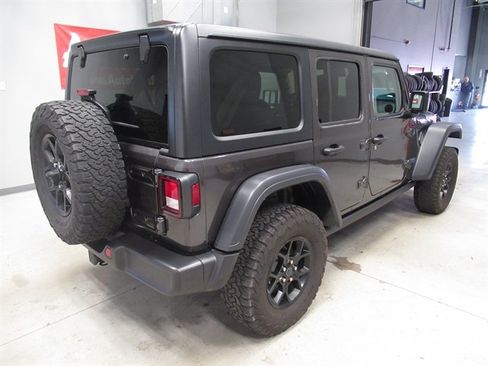 Used 2024 Jeep Wrangler Unlimited AWD/4WD image 7
