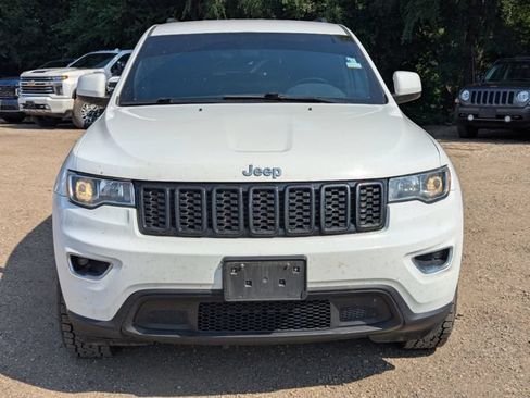 Used 2017 Jeep Grand Cherokee Laredo w/ Quick Order Package 23E AWD/4WD image 9