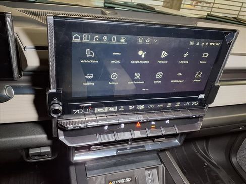 Used 2026 GMC Hummer EV SUV image 18