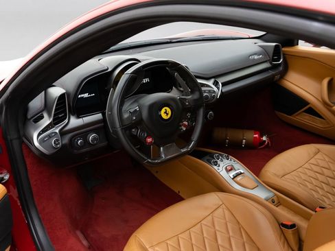 Used 2011 Ferrari 458 Italia Coupe RWD image 4