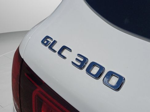 Certified 2021 Mercedes-Benz GLC 300 image 31