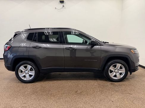 Used 2022 Jeep Compass Latitude w/ Convenience Group AWD/4WD image 8