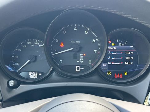 Certified 2025 Porsche Macan image 30