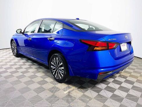 Certified 2025 Nissan Altima 2.5 SV AWD/4WD image 6