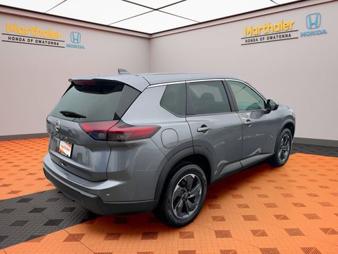 Used 2025 Nissan Rogue SV FWD image 4