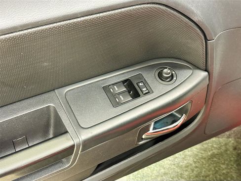 Used 2010 Dodge Challenger R/T image 16