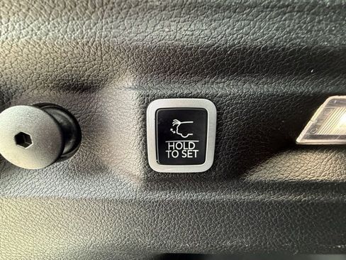 Used 2024 Jeep Grand Cherokee L Laredo image 17