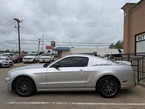 Used 2014 Ford Mustang Coupe RWD image 8