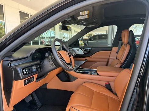 Used 2024 Lincoln Aviator Black Label w/ Jet Package image 7