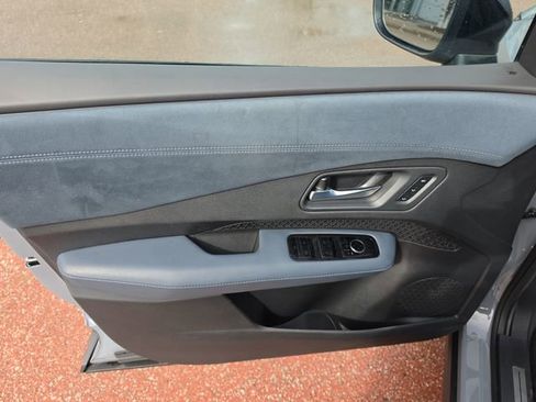Used 2024 Nissan Ariya AWD image 10