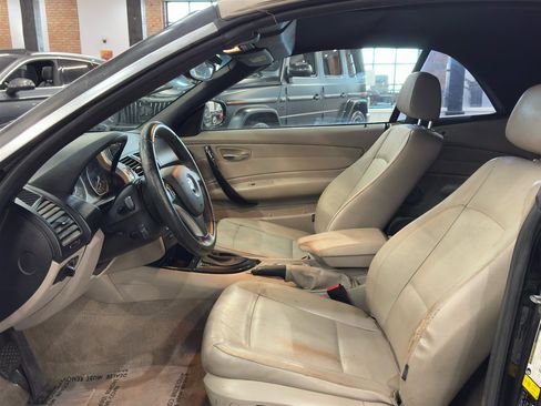 Used 2011 BMW 128i Convertible image 25