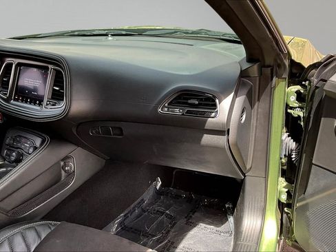 Used 2022 Dodge Challenger SRT Hellcat RWD image 24