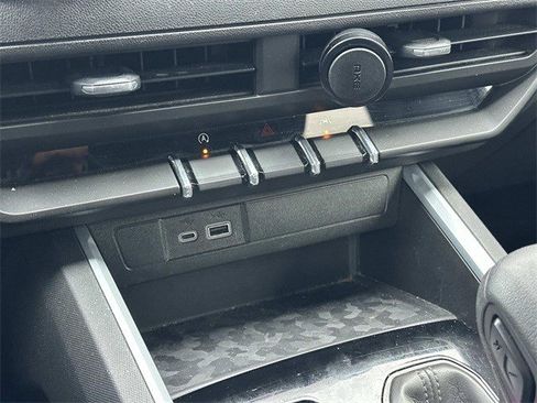 Used 2023 Chevrolet Colorado Trail Boss w/ Technology Package image 20