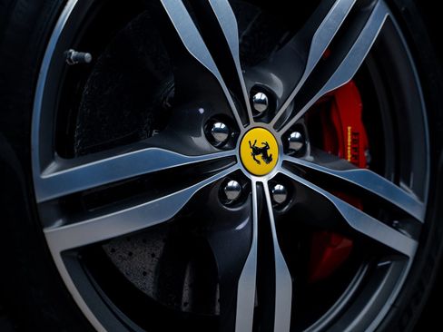 Used 2019 Ferrari Portofino RWD image 26