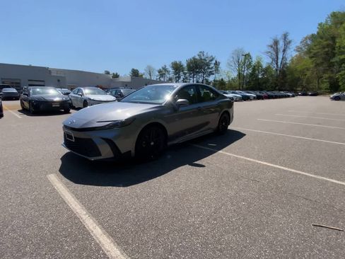 Used 2025 Toyota Camry SE FWD image 7
