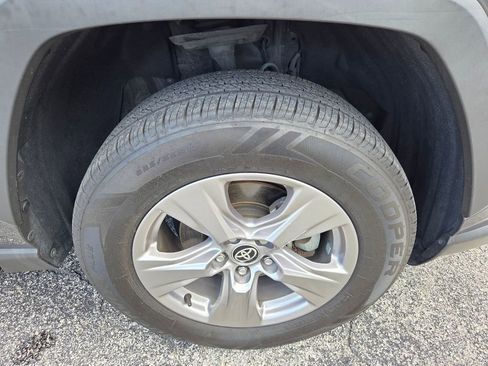 Used 2022 Toyota RAV4 XLE w/ Convenience Package FWD image 19