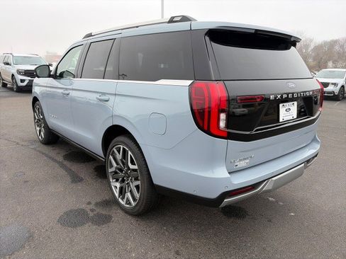 Used 2025 Ford Expedition Platinum w/ Platinum Ultimate Package image 3