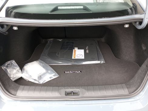 Used 2026 Nissan Sentra SR w/ Floor Mat Package FWD image 15