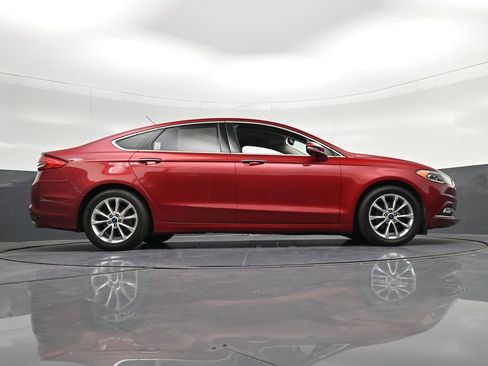 Used 2017 Ford Fusion SE w/ Fusion SE Technology Package FWD image 33