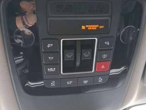 Used 2025 Kia Carnival SX FWD image 29