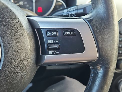 Used 2009 MAZDA MX-5 Miata Grand Touring w/ Premium Pkg image 21