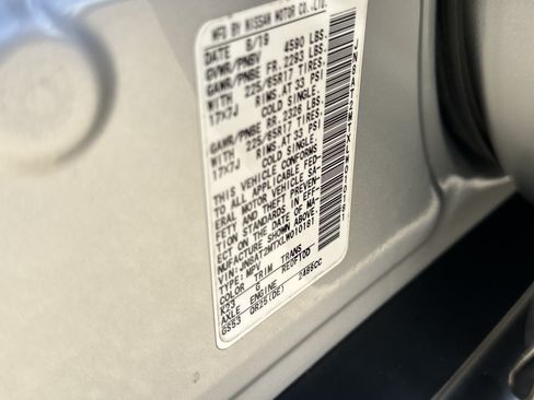 Used 2020 Nissan Rogue SV FWD image 38