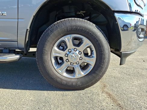 Used 2024 RAM 2500 Big Horn w/ Bed Utility Group image 9