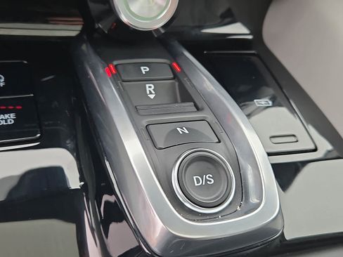 Certified 2025 Acura MDX SH-AWD w/ Advance Package image 17