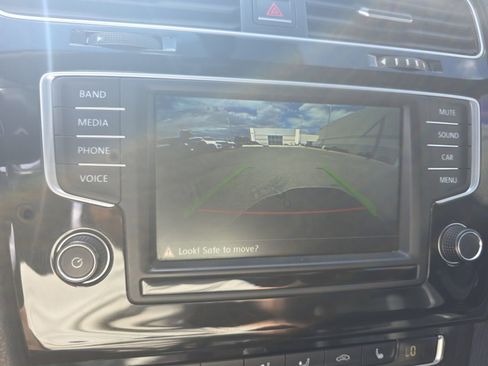 Used 2016 Volkswagen Golf R 4-Door image 29