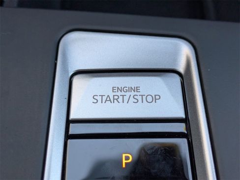 Used 2024 Volkswagen Atlas Cross Sport SE image 27