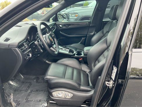 Used 2024 Porsche Macan AWD/4WD image 28