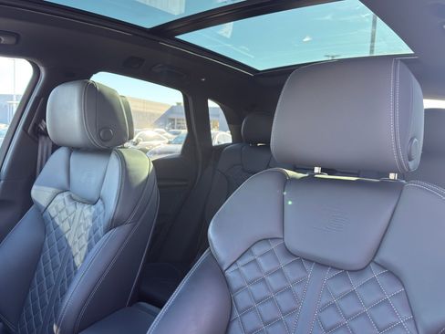 Used 2024 Audi SQ5 Premium Plus image 11
