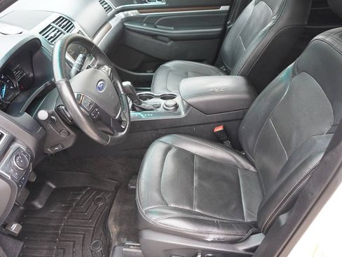 Used 2016 Ford Explorer Limited w/ Equipment Group 301A AWD/4WD image 12