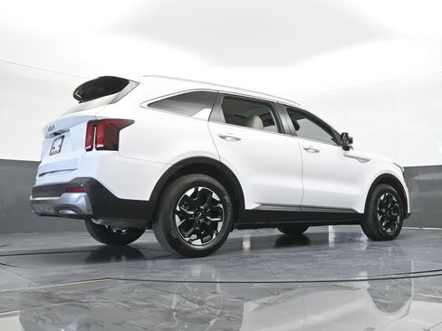 Used 2024 Kia Sorento S w/ Panoramic Sunroof Package FWD image 63