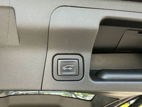 Used 2017 GMC Acadia Denali AWD/4WD image 7