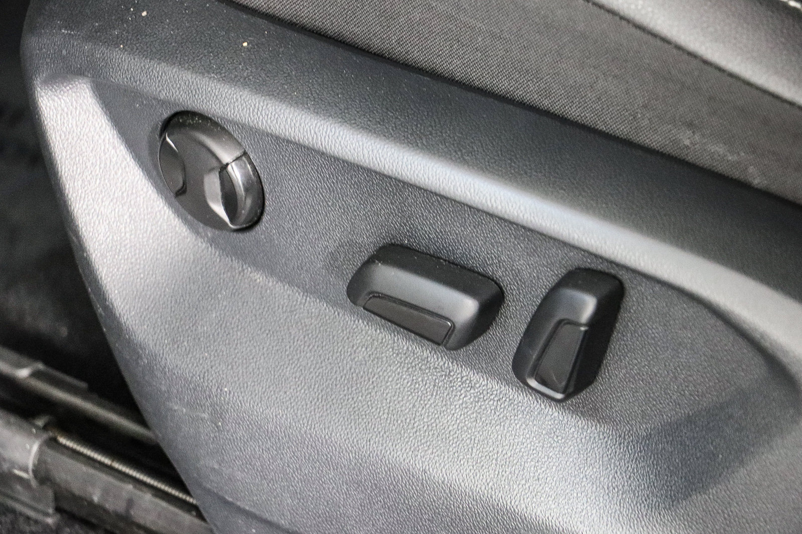 Used 2021 Volkswagen Tiguan SE w/ Panoramic Sunroof Package FWD image 20