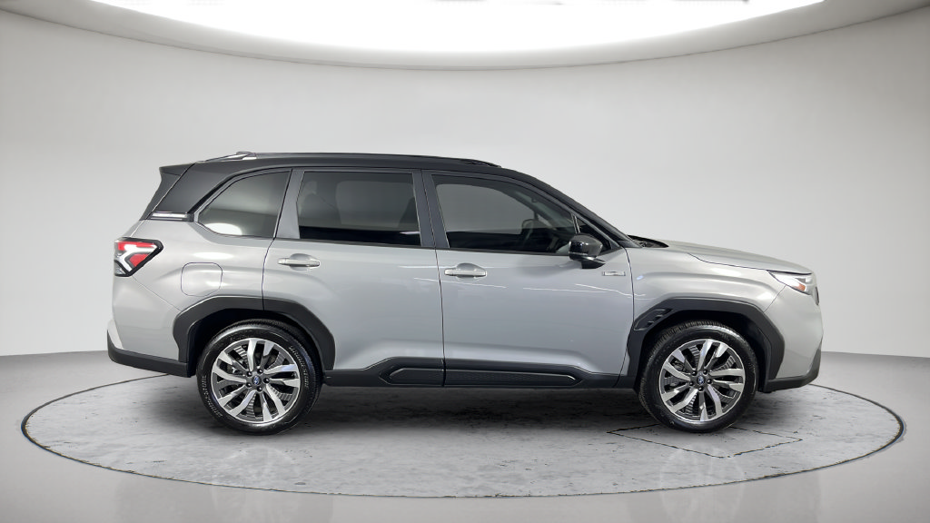 Used 2025 Subaru Forester Touring AWD/4WD image 6