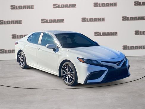 Used 2022 Toyota Camry SE image 7