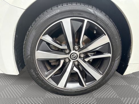 Used 2019 Nissan Maxima 3.5 SV w/ Floor Mat Group FWD image 18