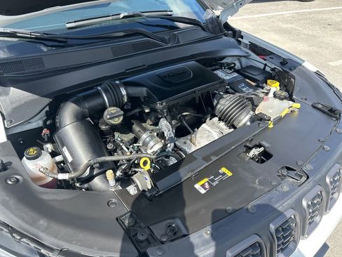 Used 2024 Jeep Compass Trailhawk image 17