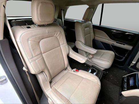 Used 2023 Lincoln Aviator Reserve w/ Equipment Group 201A AWD/4WD image 20